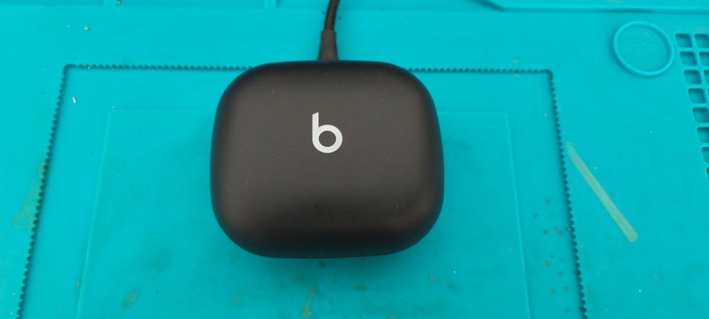 Casti sport True Wireless Beats PowerBeats Pro 2 la cutie