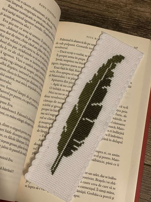 Semne de carte , cusute pe etamina