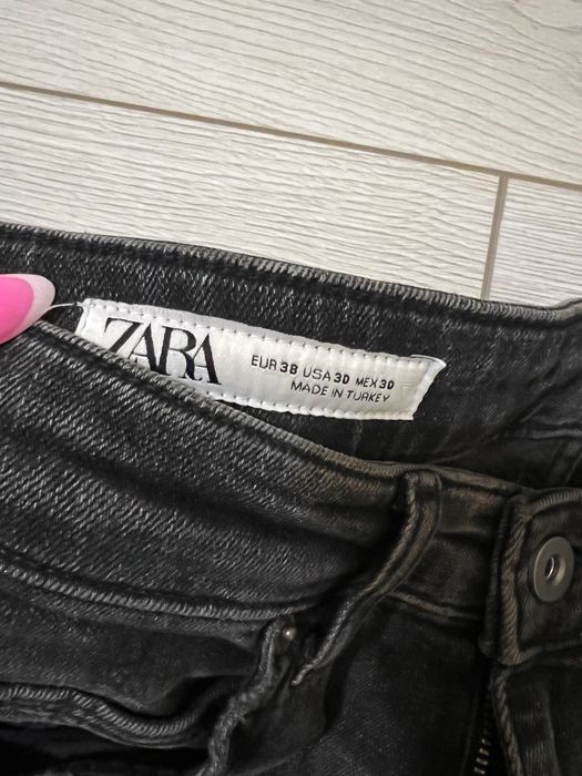 Джинсы новые Zara