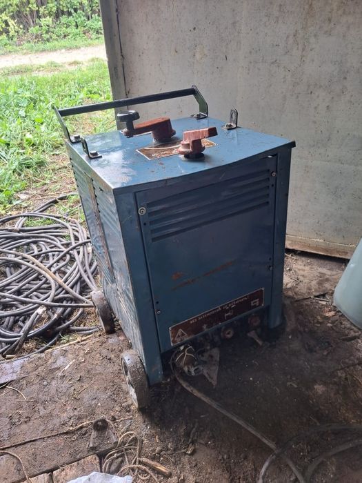 Продам сварочный ТДМ-317 у2 (370А,380в)