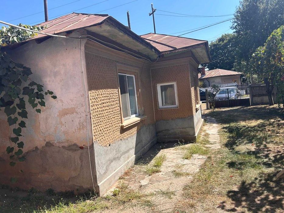 Casa batraneasca de inchiriat