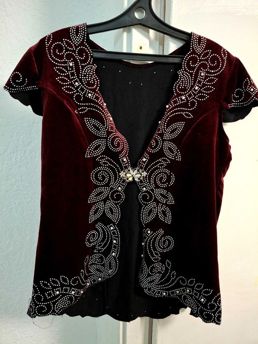 Продаю камзолы 42-44 и 52