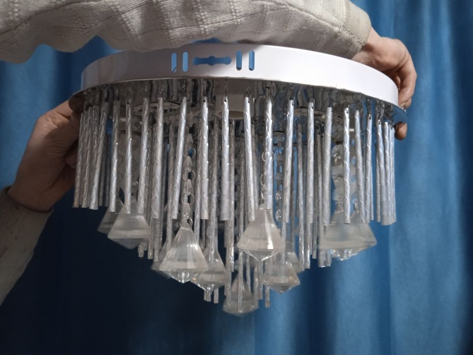 Люстра потолочная с динамиком