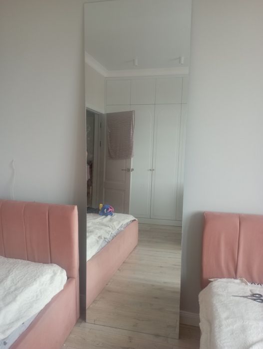 Продам зеркало б/у, размером 700х2280мм