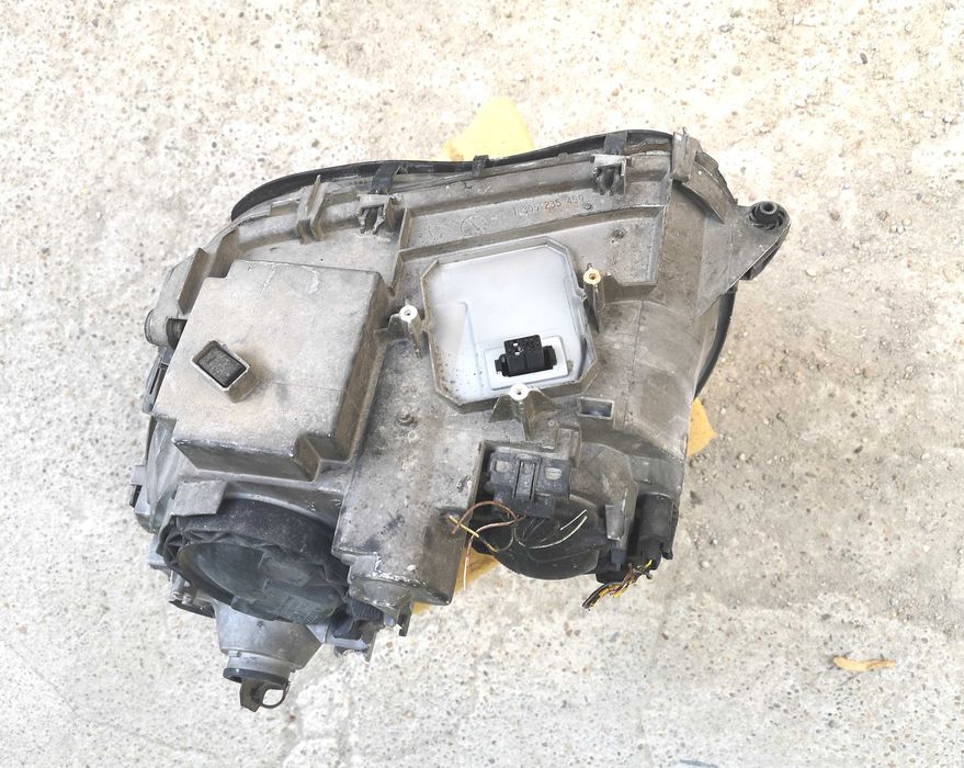 Оригинален фар Мерцедес Ц 203  Mercedes C W203 Biksenon