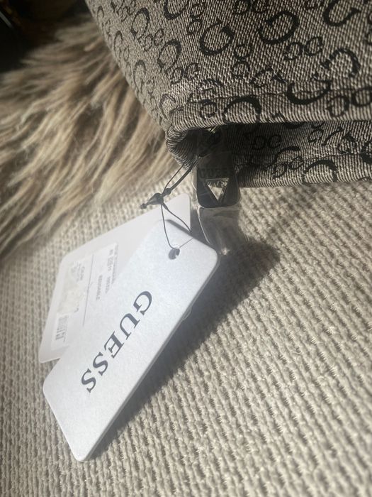 Оригинална чанта на Guess (Lunch bag)