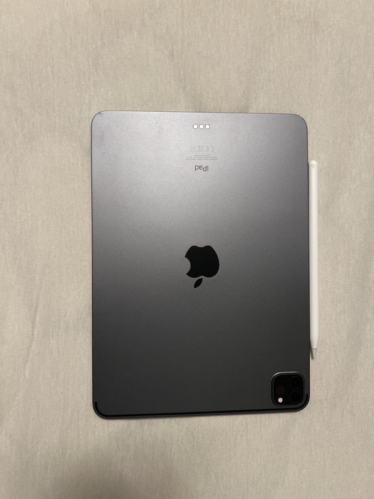 iPad Pro 11″ 2020 – 128 GB + Apple Pencil 2