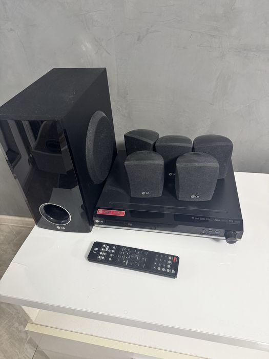 Sistem Home Cinema LG 5.1 HT353SD DVD, subwoofer + telecomandă
