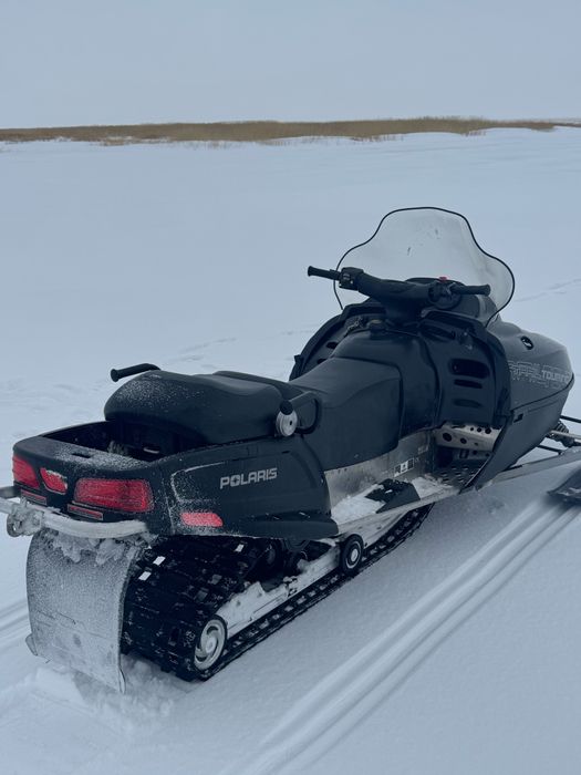 Продам снегаход polaris