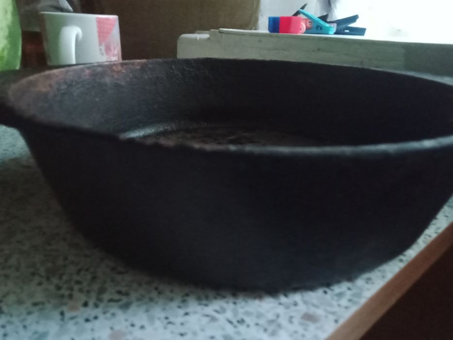 Сковорода чугун неболшая