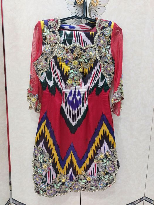 Куйлак сотилади. Платье