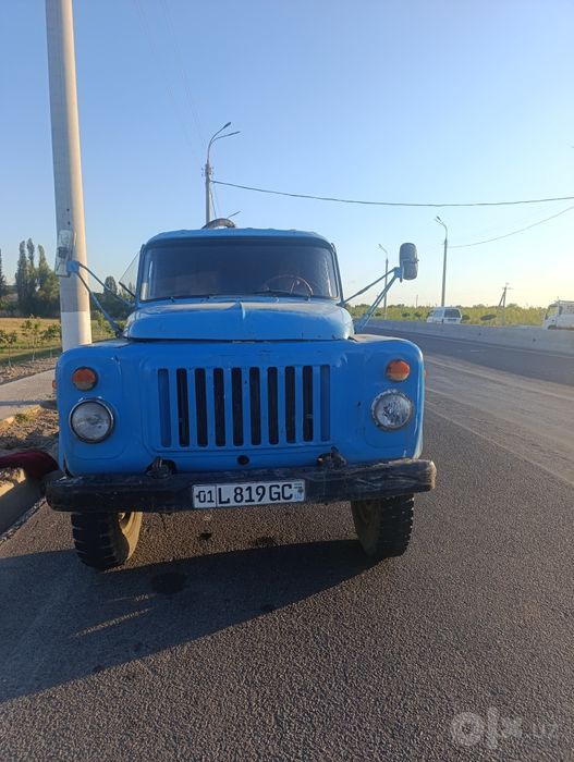 Gaz 53 sotiladi.