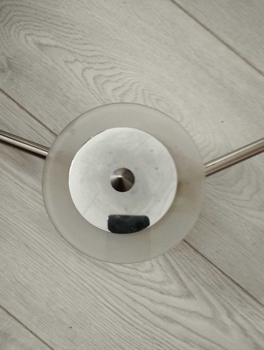 Продава насочващ се полилей