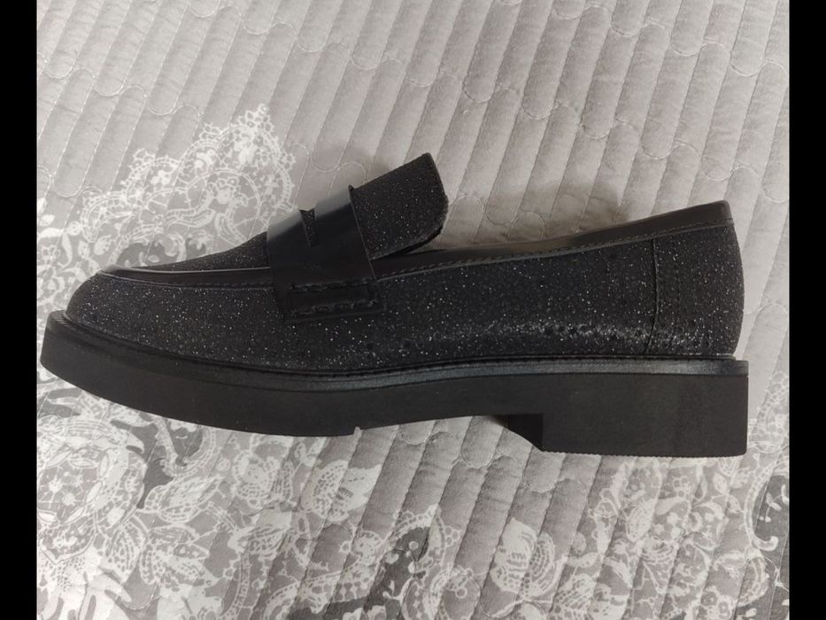 Продам лоферы фирменные