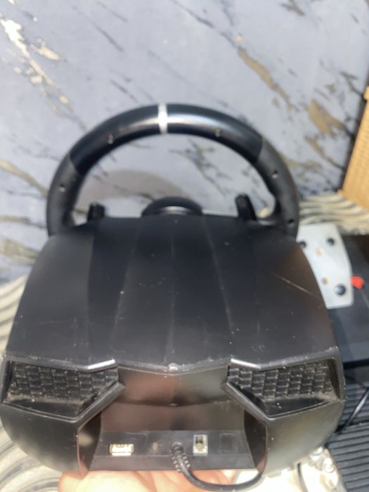 Volan de gaming genesis seeaborg400 cu pedale