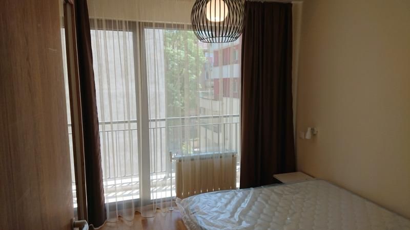 Дава се под наем Тристаен апартамент в София, Център - 101 кв.м за 889 € - Снимка #2