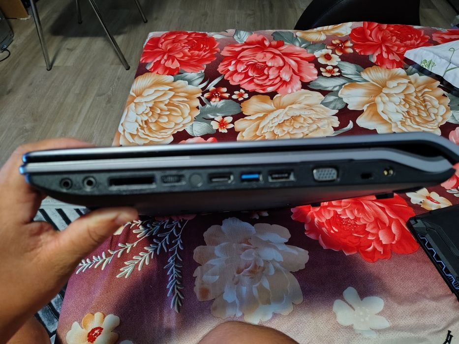 Laptop asus 17,3 inch