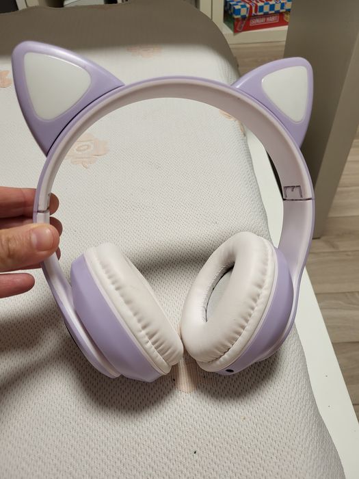 Светещи Bluetooth слушалки