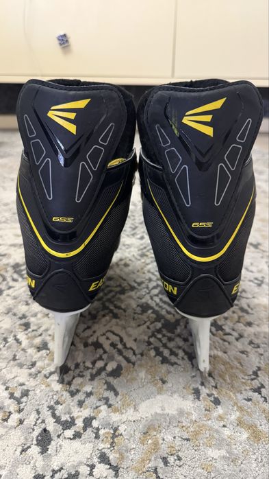 Коньки хоккейные