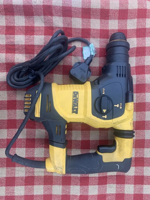 DeWALT D25333/перфоратор