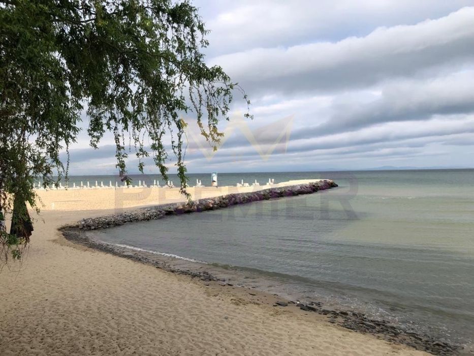 Продава се Двустаен апартамент в к.к. Елените - 75 кв.м за 1100 €/кв.м - Снимка #1