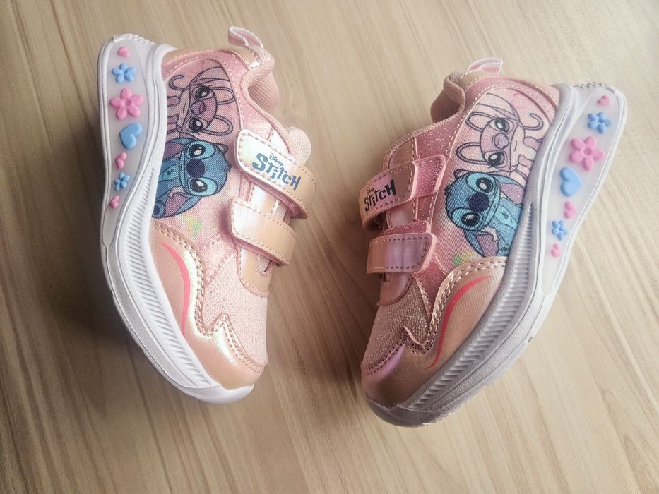 Adidas stich mas 25 noi  cu leduri