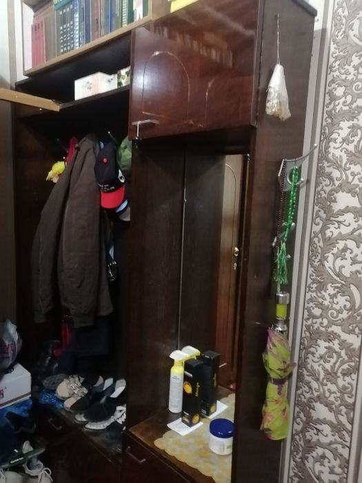 Мебель прихожка с зеркалом и трюмо зеркалом 200.000