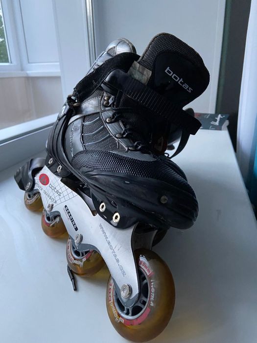 Взрослые роликовые коньки