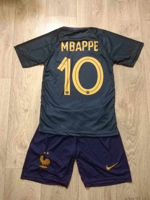 Нови детски футболни екипи Mbappe