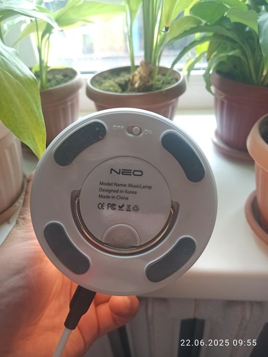 Беспроводная сенсорная колонка NEO со встроенной лампой ночник