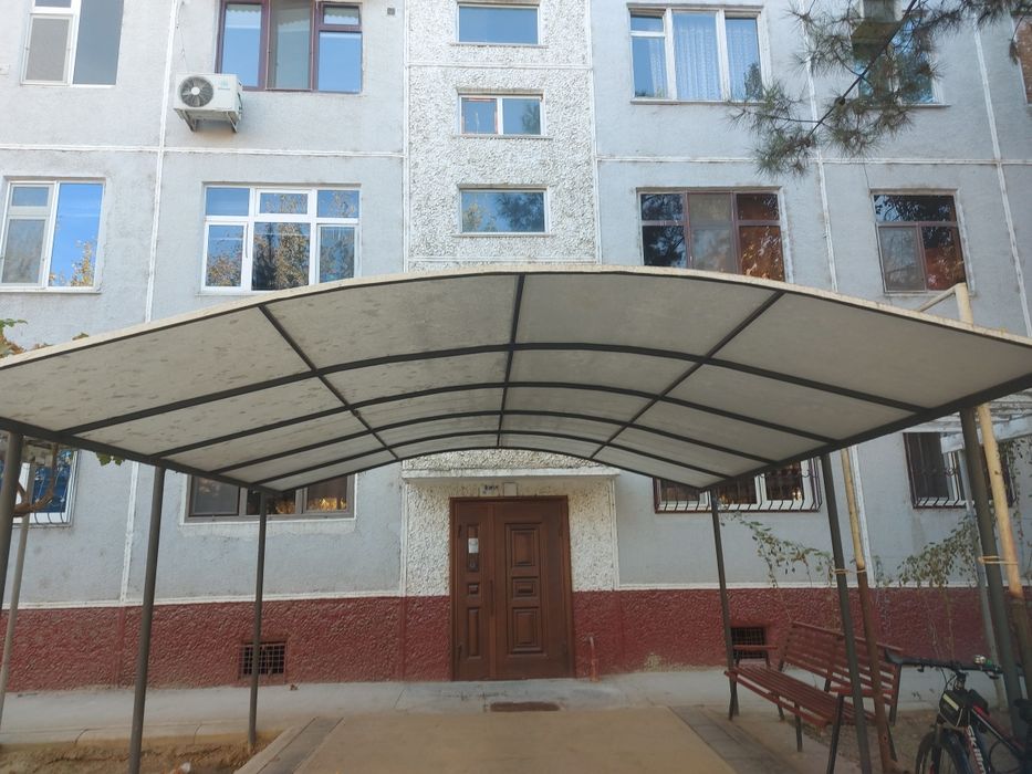 Толстой 12 3хонали 4 этаж урта падезд срочна  такалган нархи