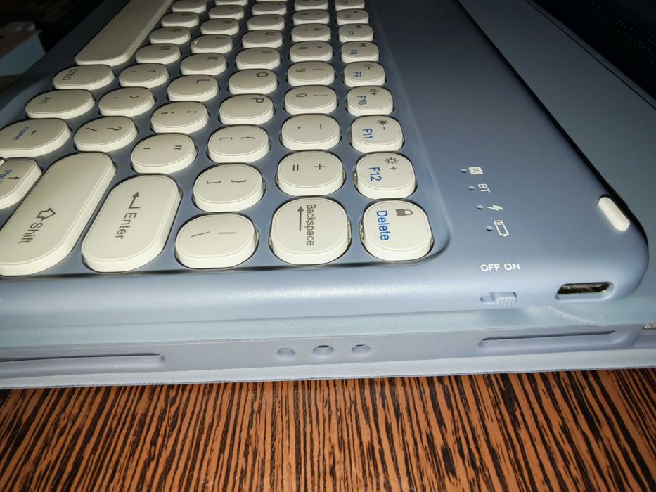 Husa pentru tableta cu tastatura compatibila cu IPAD 9.7 inch