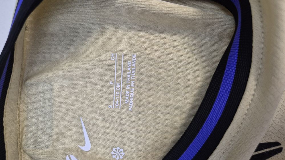 Vând echipament  Fc Barcelona