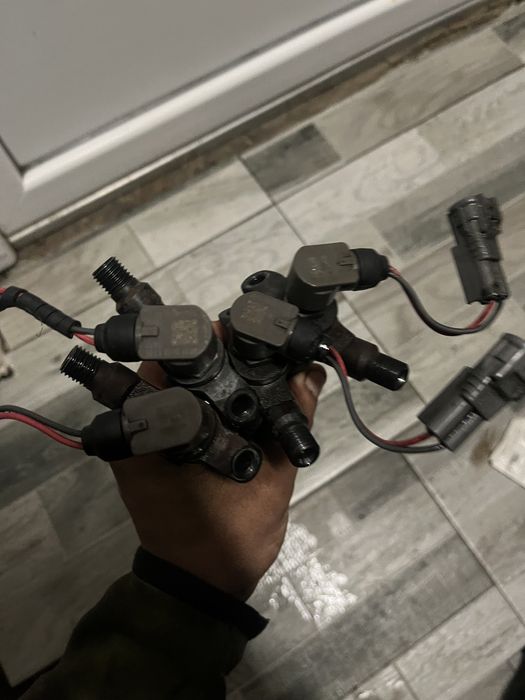 Injectoare Toyota Rav 4 Avensis Corolla Verso 2.2 177Cai D-Cat 130kw