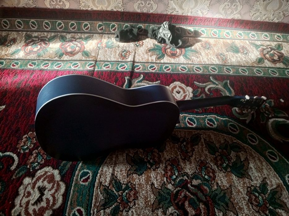 Гитара классическая тёмно-синяя,ручное изделие отличный звук