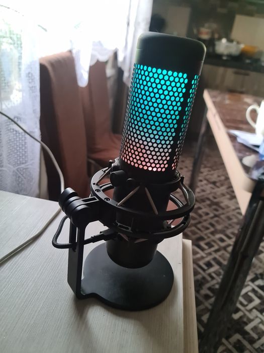 Продам игровой микрофон HyperX Quadcast s
