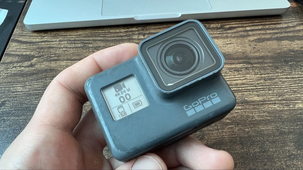 Екшън камера GoPro Hero 5 +селфи стик и крепление за глава