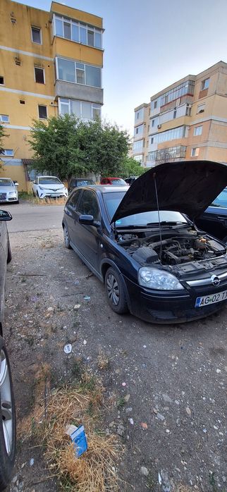 Opel corsa avariat
