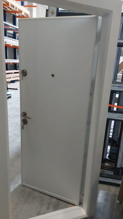 Usi metalice intrare apartament casa