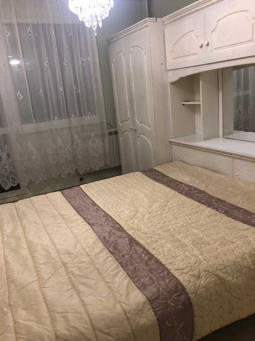 Дава се под наем Тристаен апартамент в София, Център - 87 кв.м за 698.19 € - Снимка #1