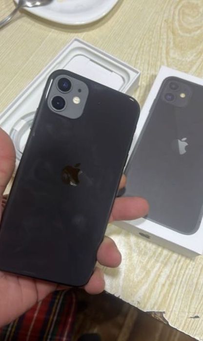 Айфон 11 64 гб  аккум 76