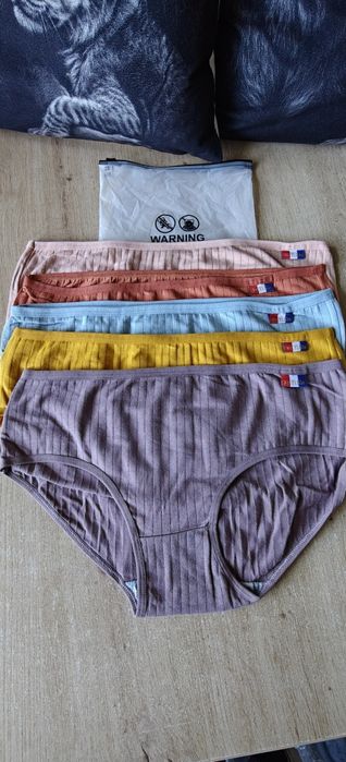 Чисто нови бикини