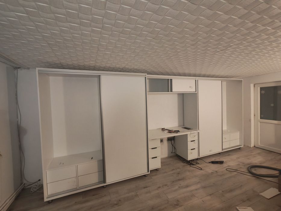 Montez mobila Ikea sau orice alt model de mobila.