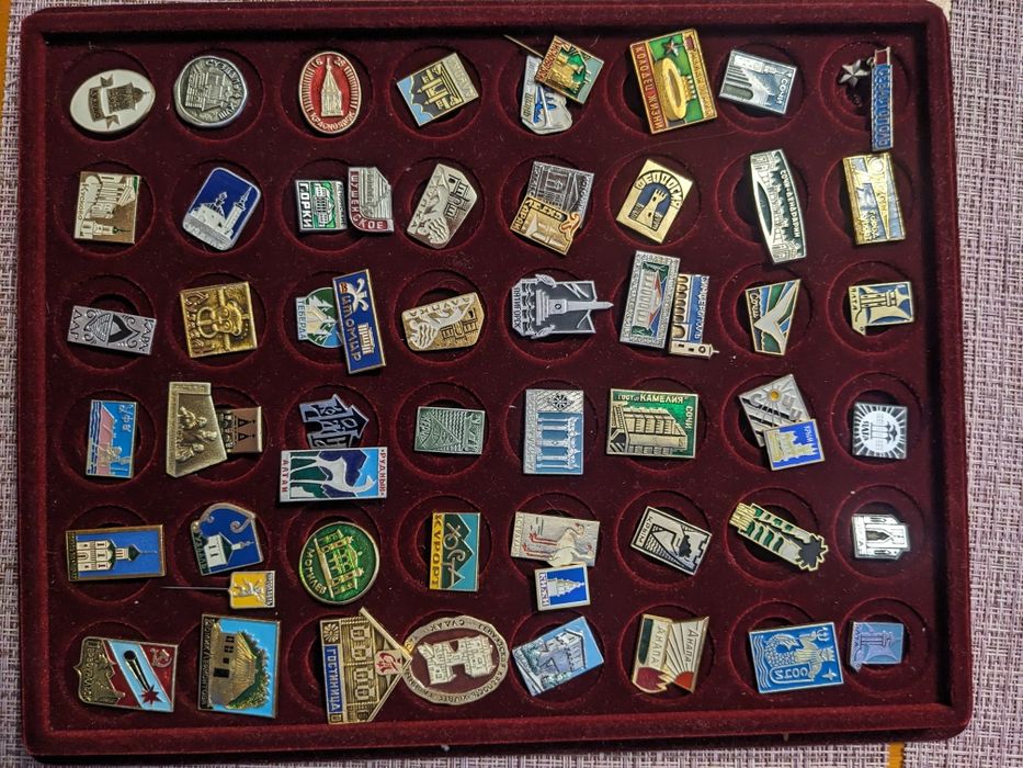 Продам значки советских времён