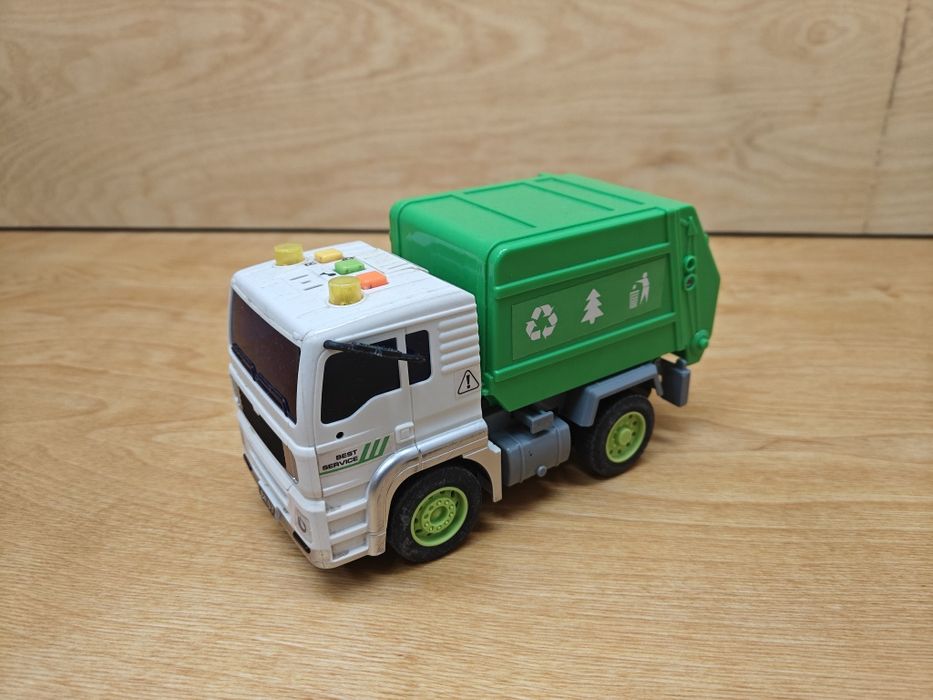 Камион и фадрома(багер) с диснационно, боклукчийски камион и бетоновоз