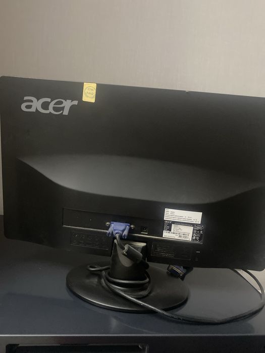 Монитор Acer.