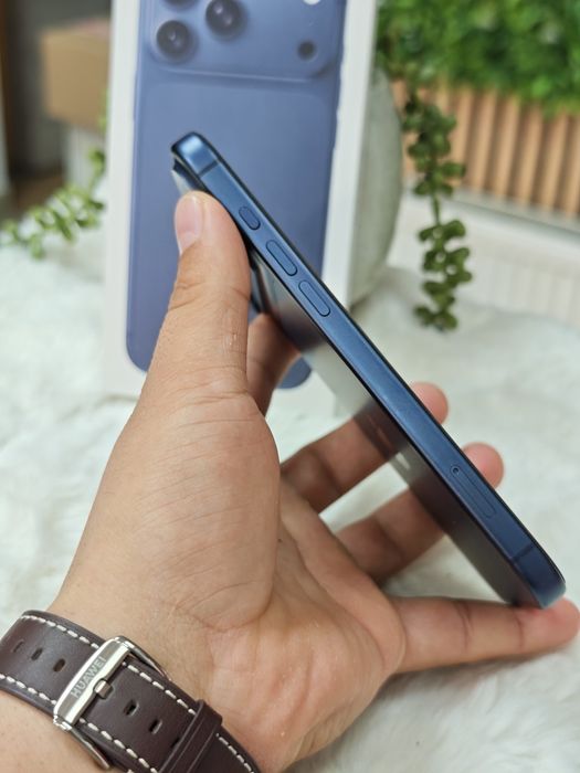 iPhone 17 Pro Max 256 Deep Blue