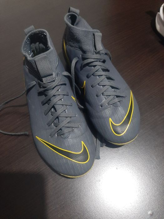 Детски бутонки 33 номер