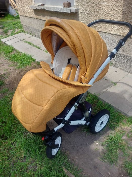 Бебешка количка Avenir Retrus