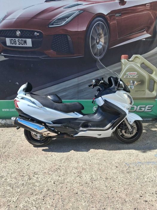 Suzuki Burgman 650 Executive 2015 si SCUTER ELECTRIC
